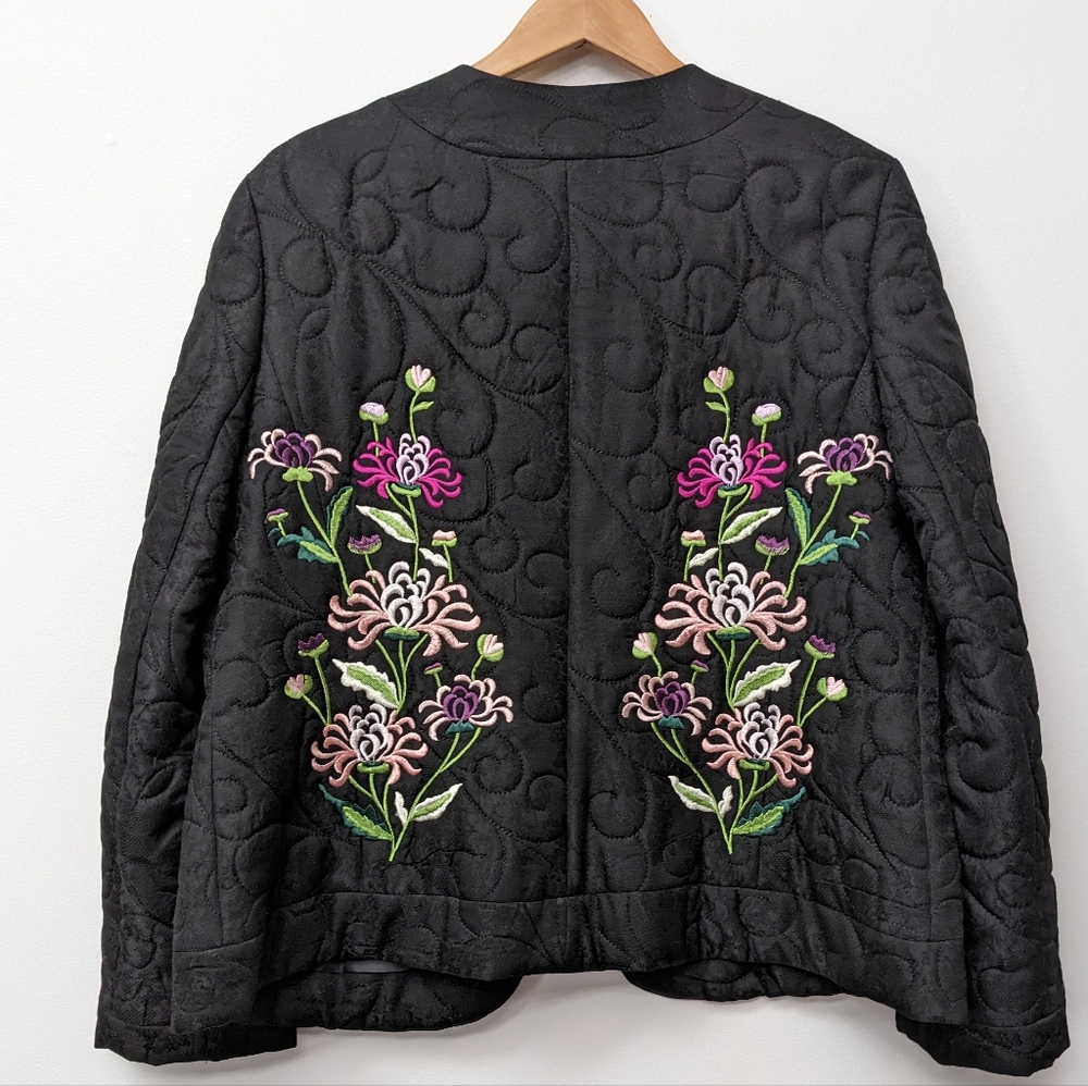 Stunning Garfield & Marks Black Quilted Floral Embroidery Open Jacket - Picture 4 of 13